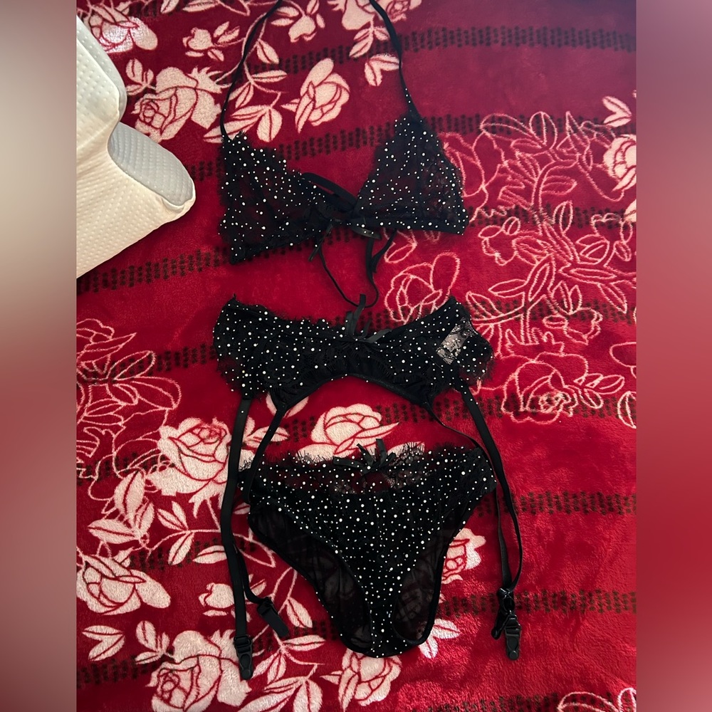 Leg Avenue Lace Rhinestone Set